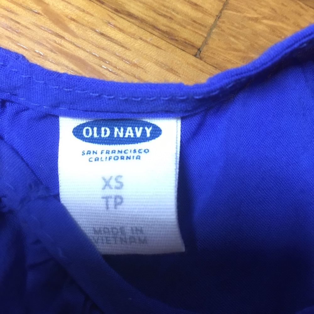 Old Navy Ruffle-Sleeve Blouse - Picture 4 of 4